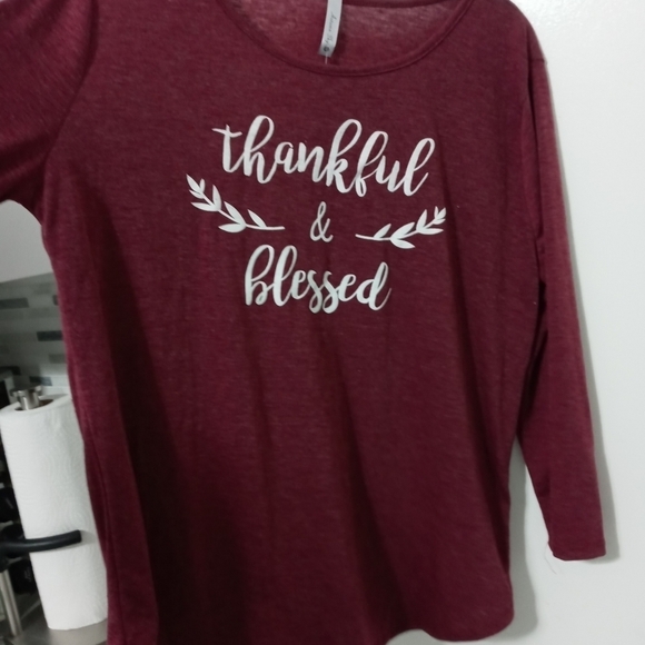 Thankful & Blessed 3/4 Sleeve Maroon T shirt Rounded hem - Picture 3 of 6